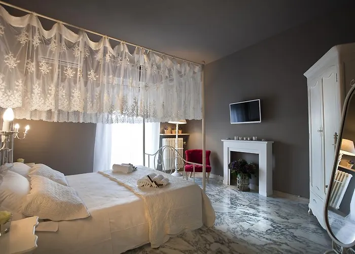 Casa Vittoria 게스트하우스 4*